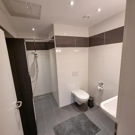 Schoenfeld 7 Apartment *